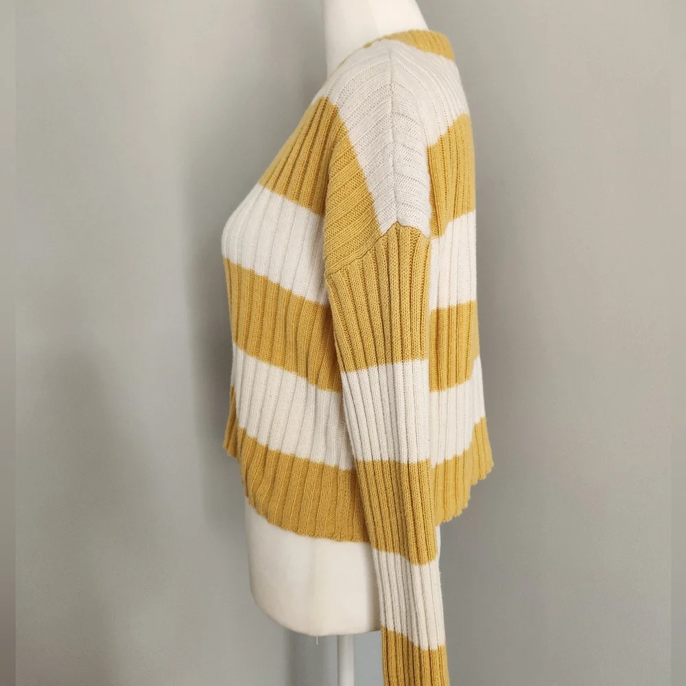 American Eagle Cropped Striped V-Neck Button Cardigan - Yellow & Ivory M